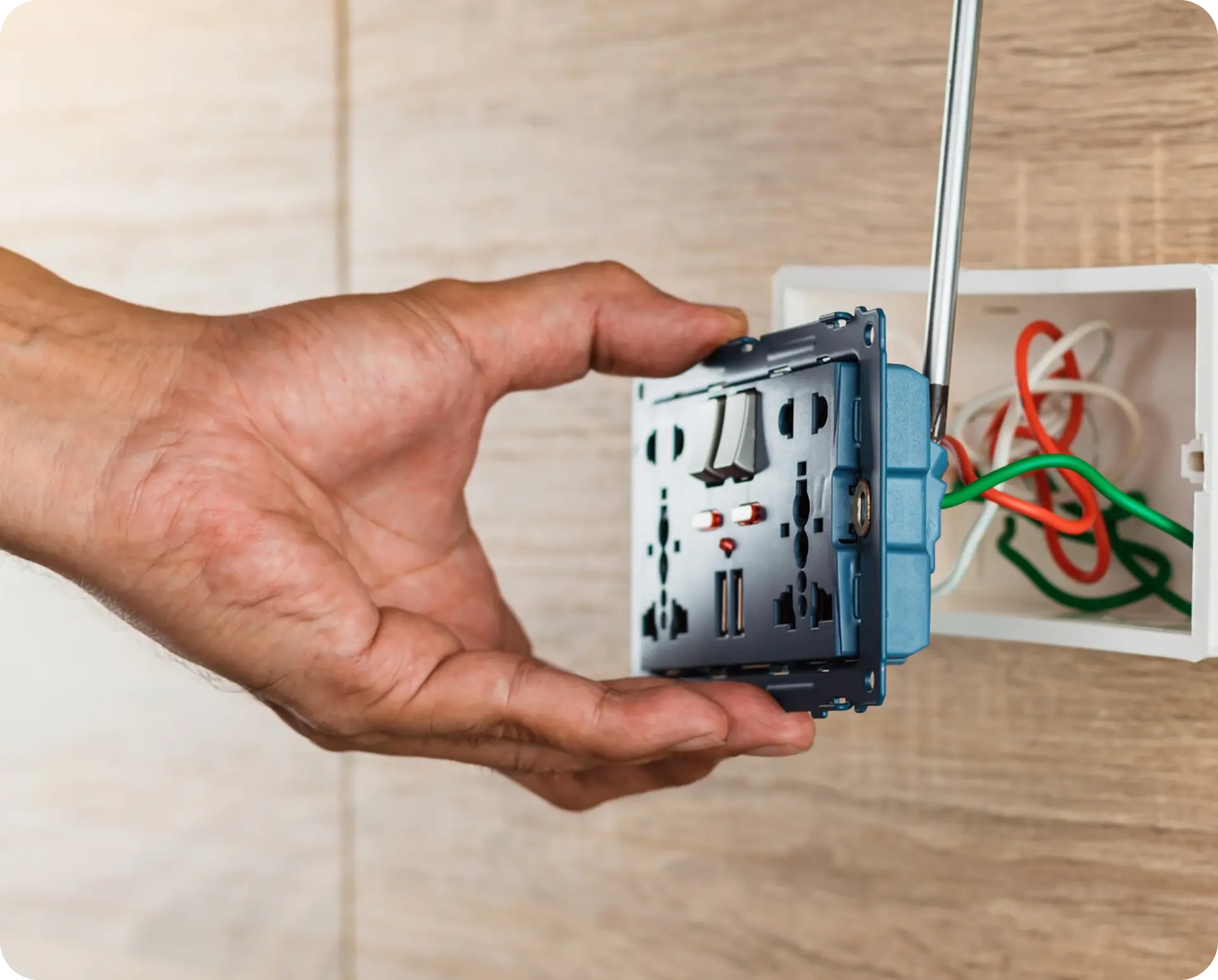 O nas revize elektroinstalace hestima